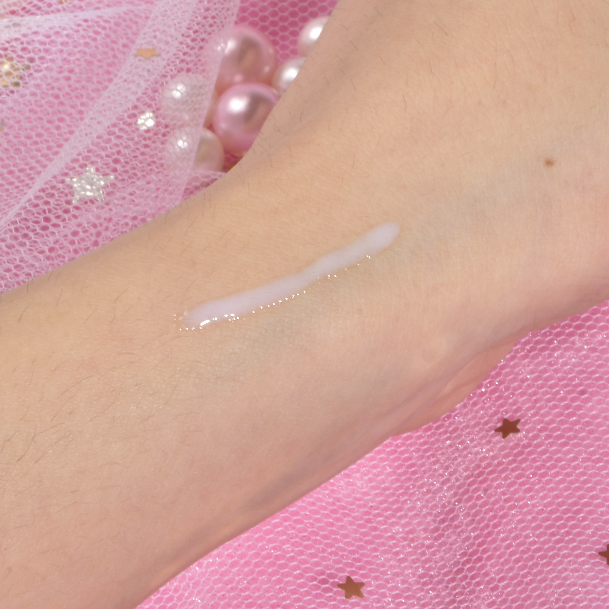 clear eyelash glue